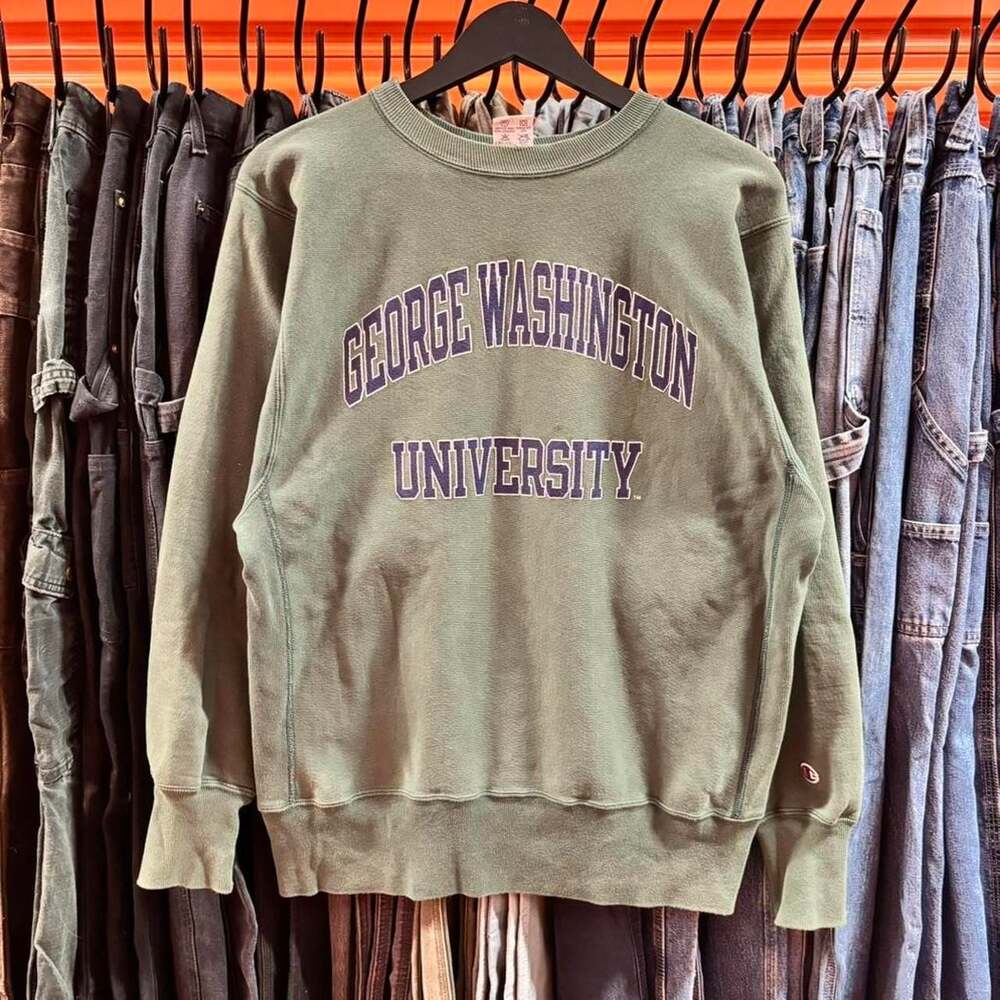 Vintage 90s Champion Reverse Weave George Washington University Sweatshirt L